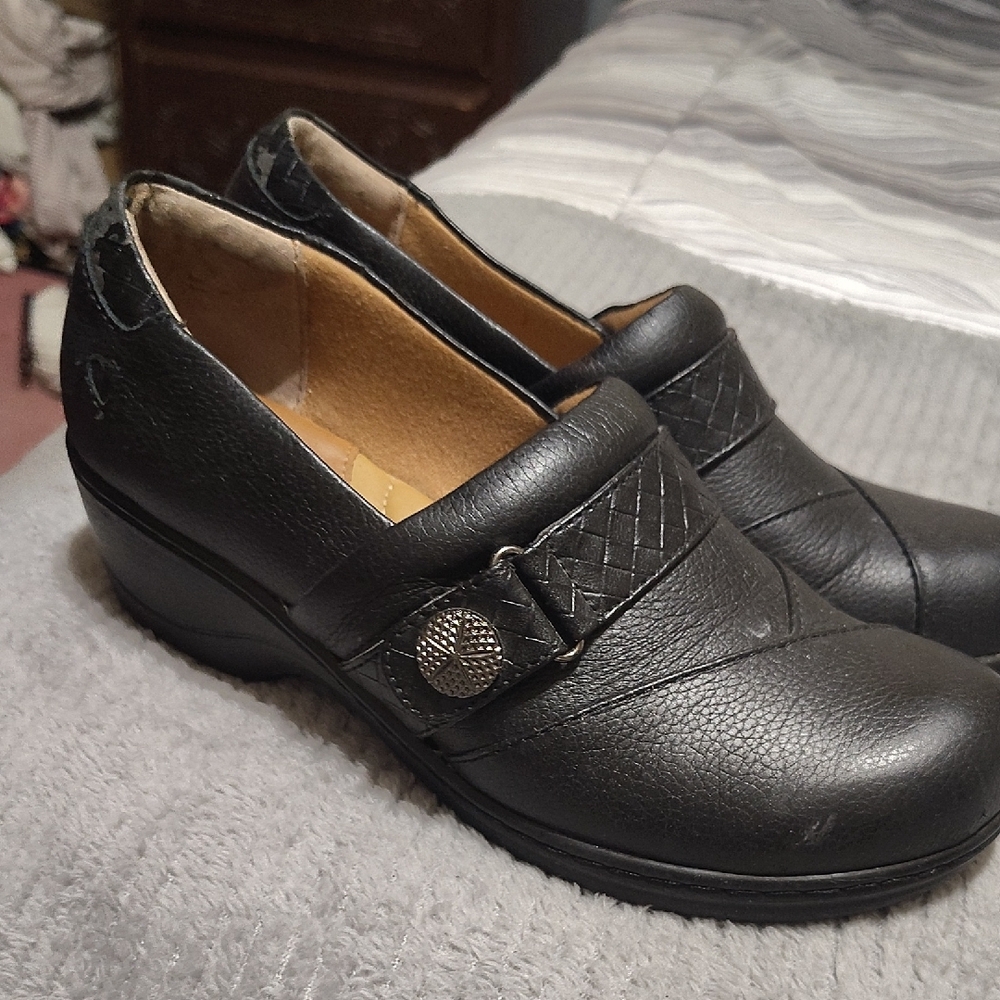 Women's Black Slip-On Shoes
